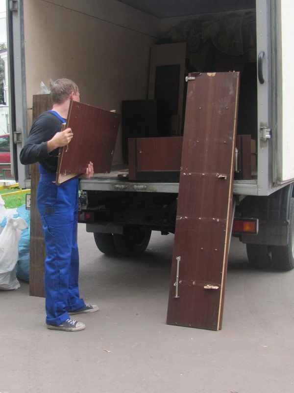 Вывоз и перевозка мебели на свалку